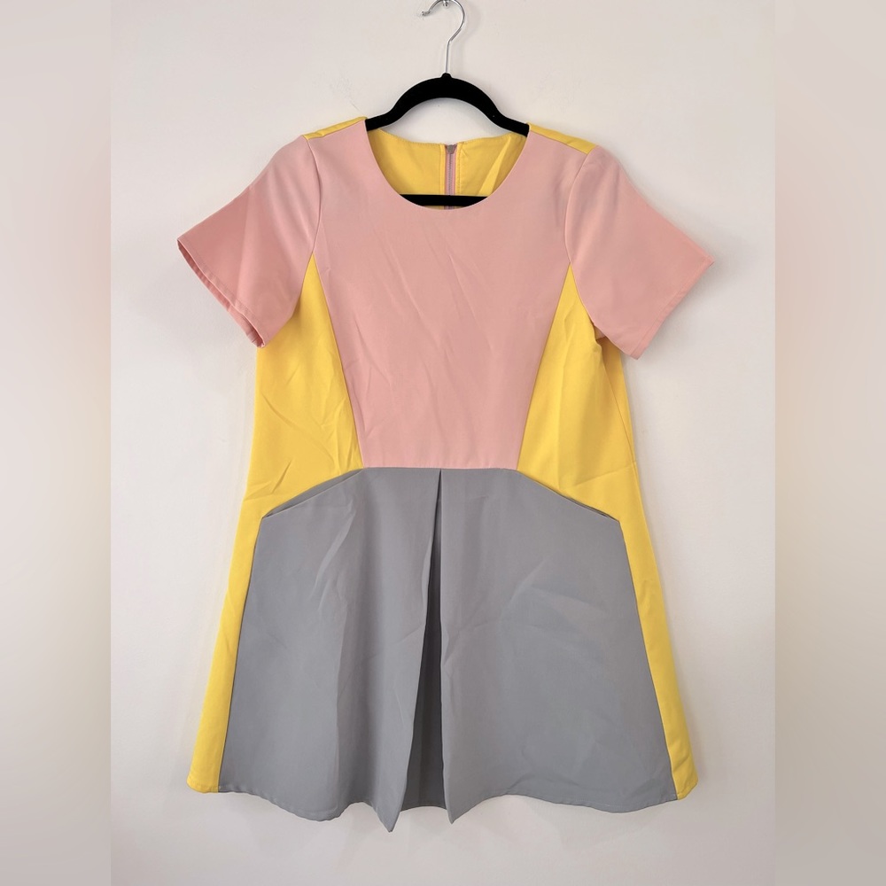 Boutique shift dress. Pockets. Medium.